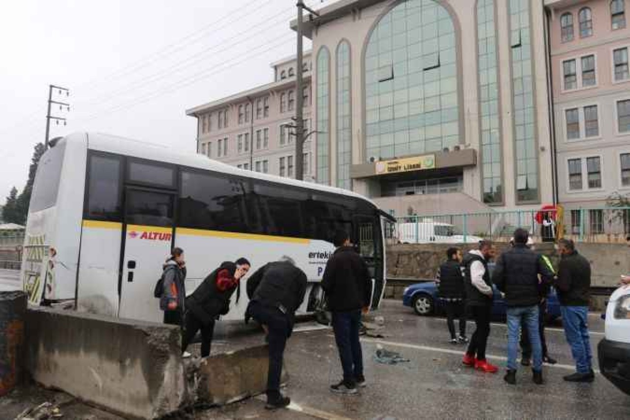 Kazaya uykuda yakalandılar: 6 kişi yaralandı