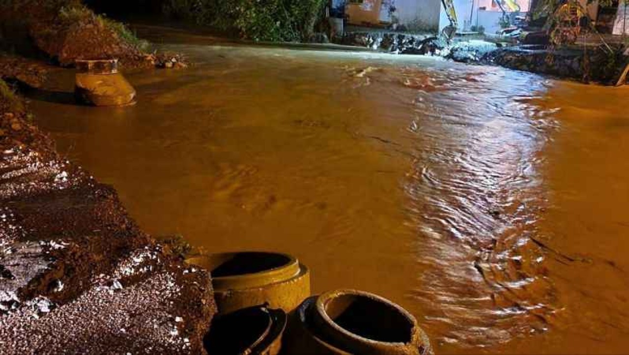 Kocaali’de dere taştı, birçok mahalle sular altında kaldı