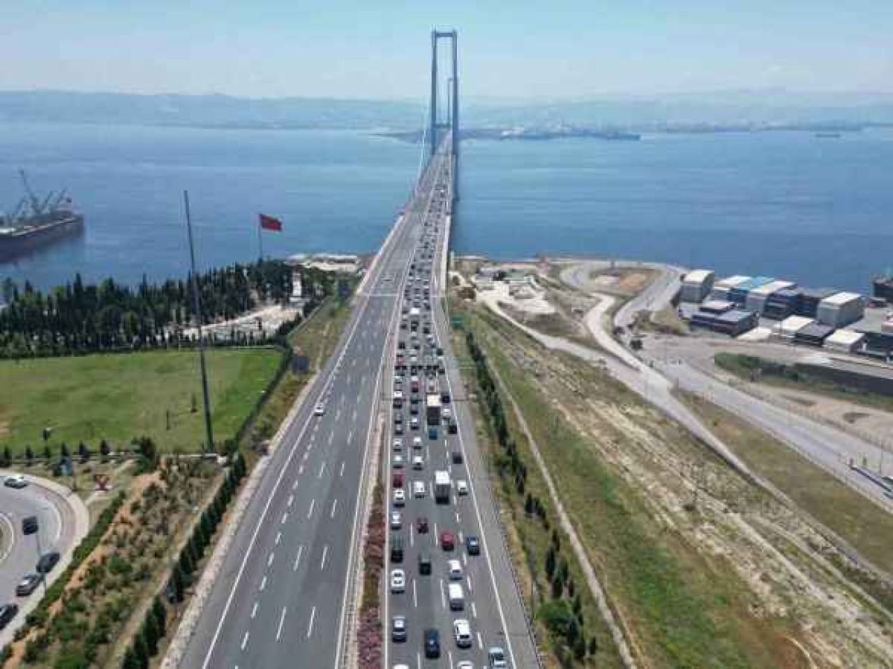 Osmangazi Köprüsü’nde Yoğun Trafik Oluştu