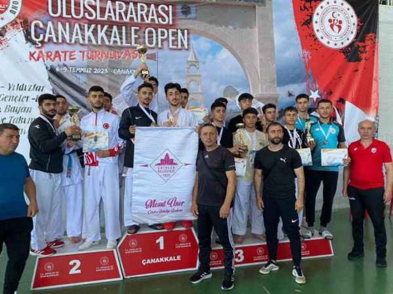 Kartepe’nin sporcuları Çanakkale’den derecelerle döndü