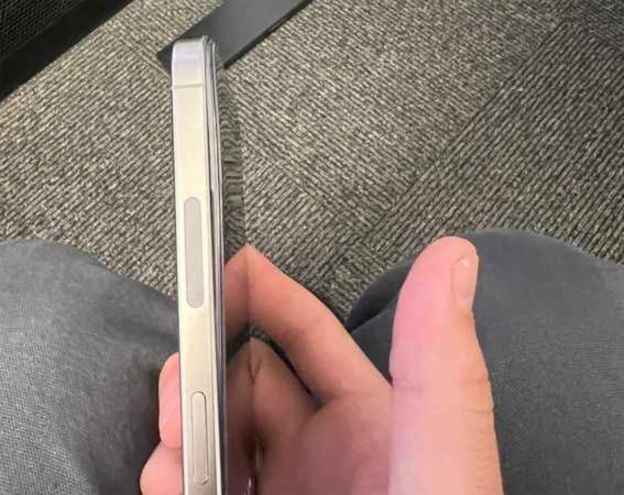 Bir İlk: iPhone 15 Pro Bataryası Şişti