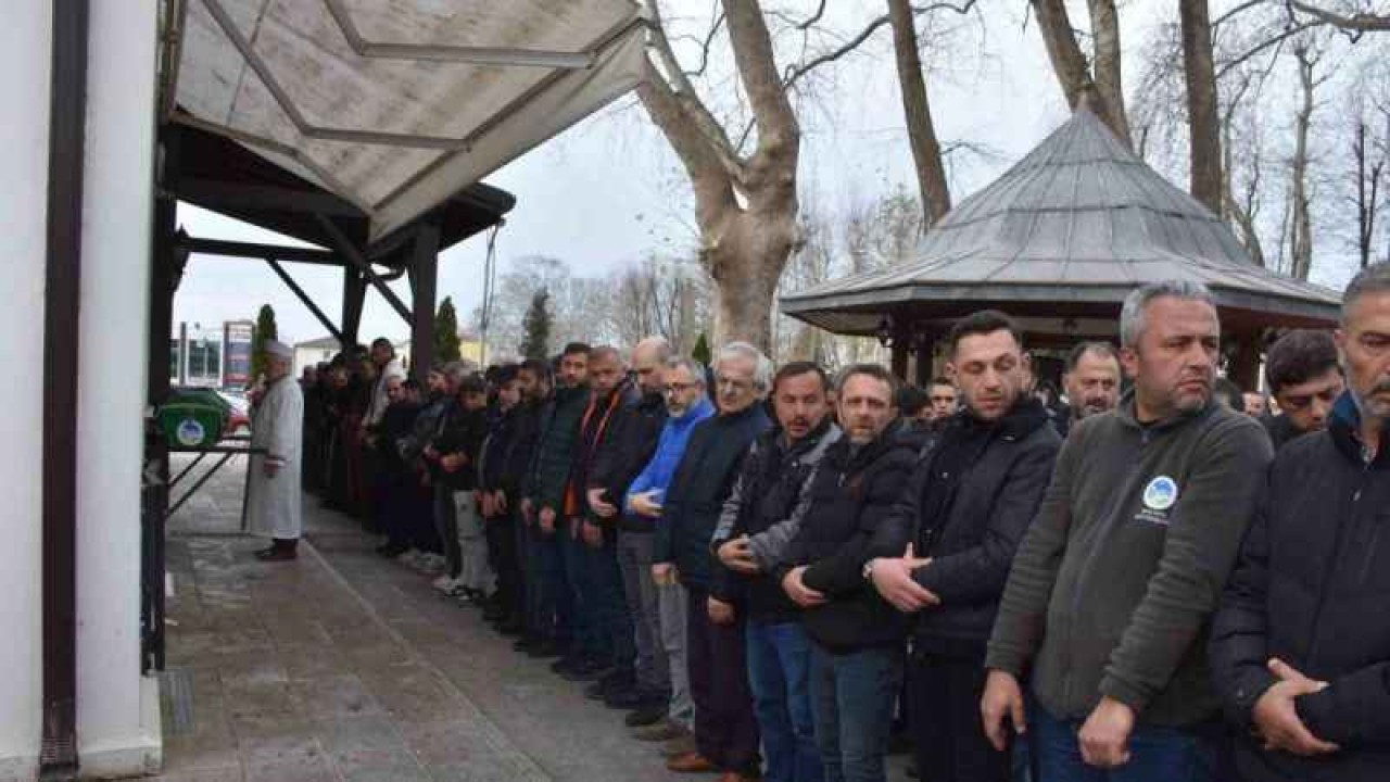 Sakarya'da Kamyon Ve Otomobilin Çapışması Sonucu 2 Genç Hayatını Kaybetti 4