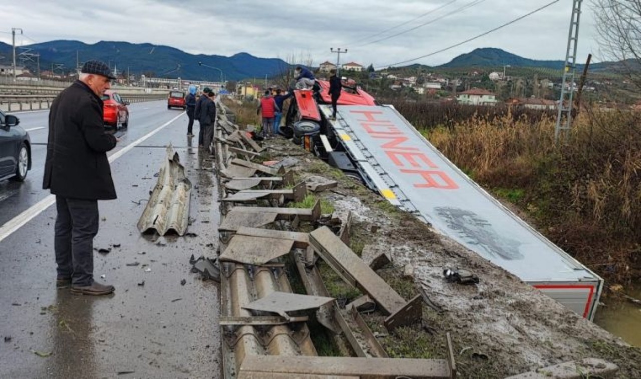 Kazayı Gördü, Kayda Alarak Spiker Gibi Anlattı! 2