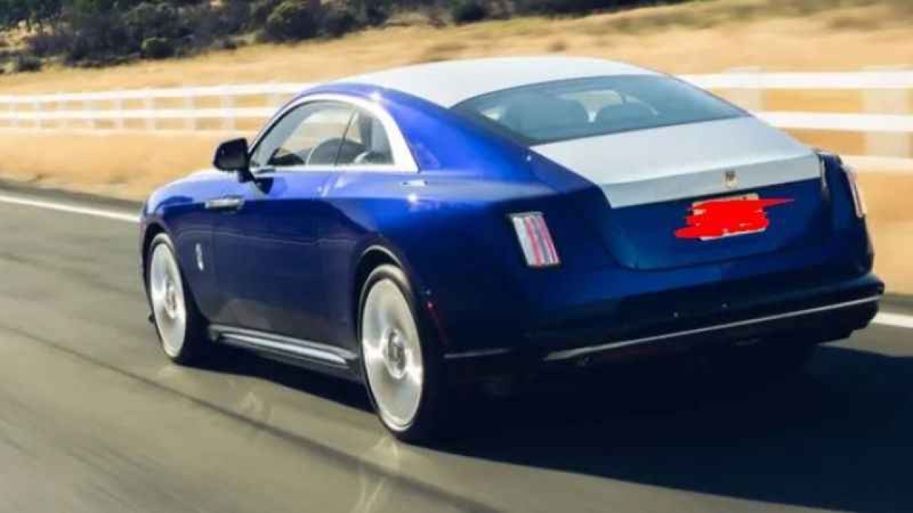 Hayalleri Süsleyen Rolls-Royce Spectre Elektrikli İngiliz Arabası...