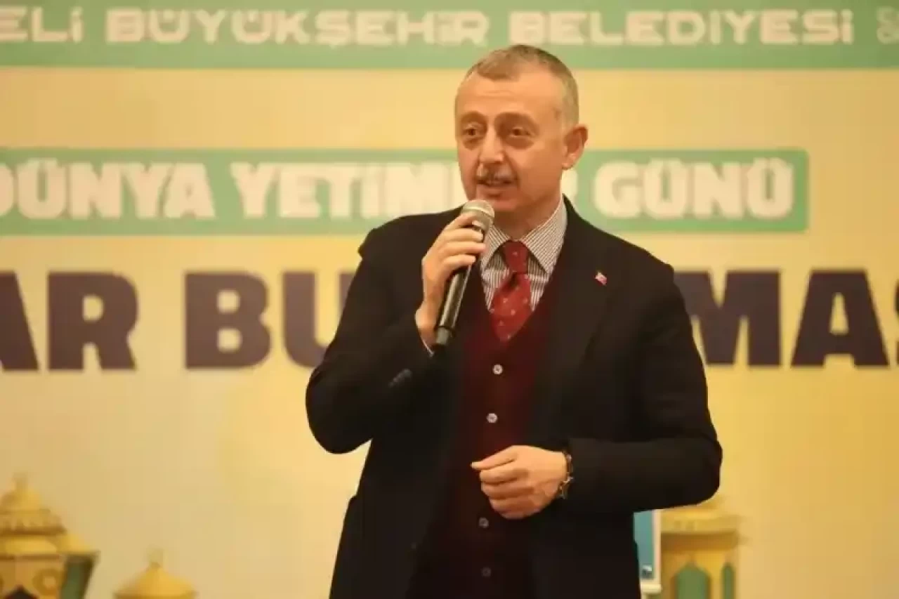 Kocaeli'de Büyükakın ve Yavuz, Yetimlerle İftar Yaptı