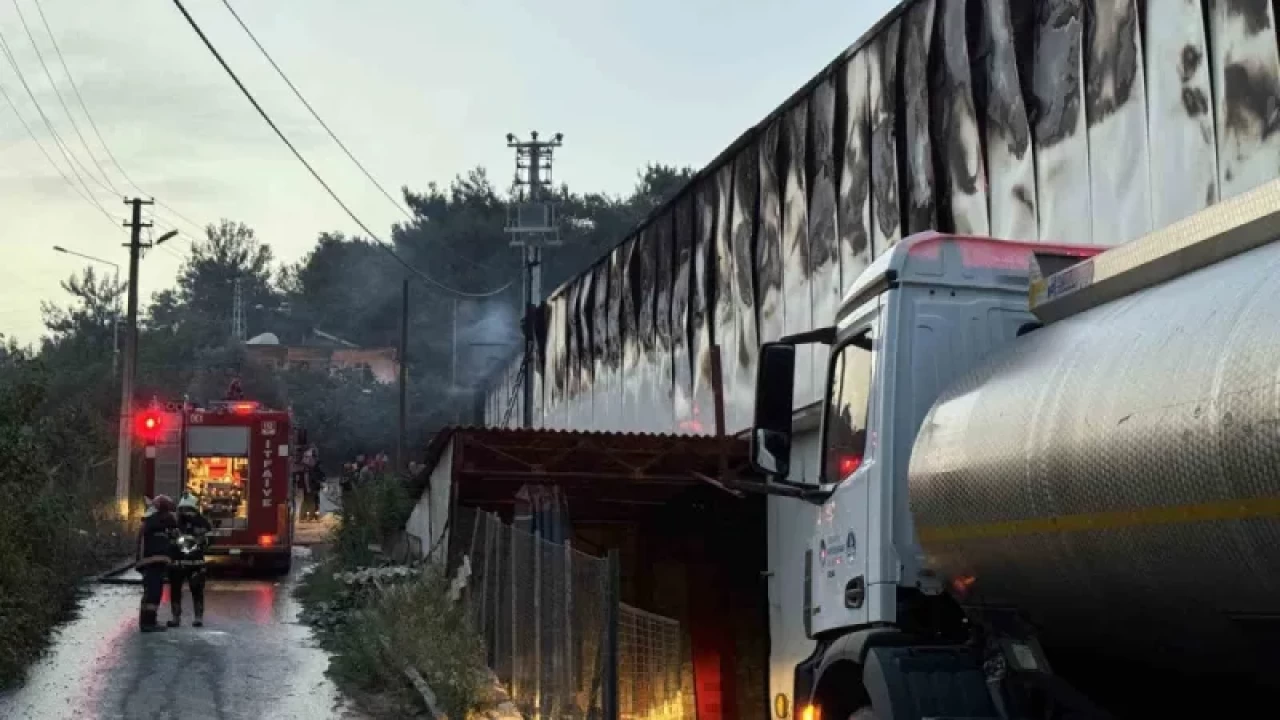 Sakarya'da Fabrika Yangını Zor Söndürüldü