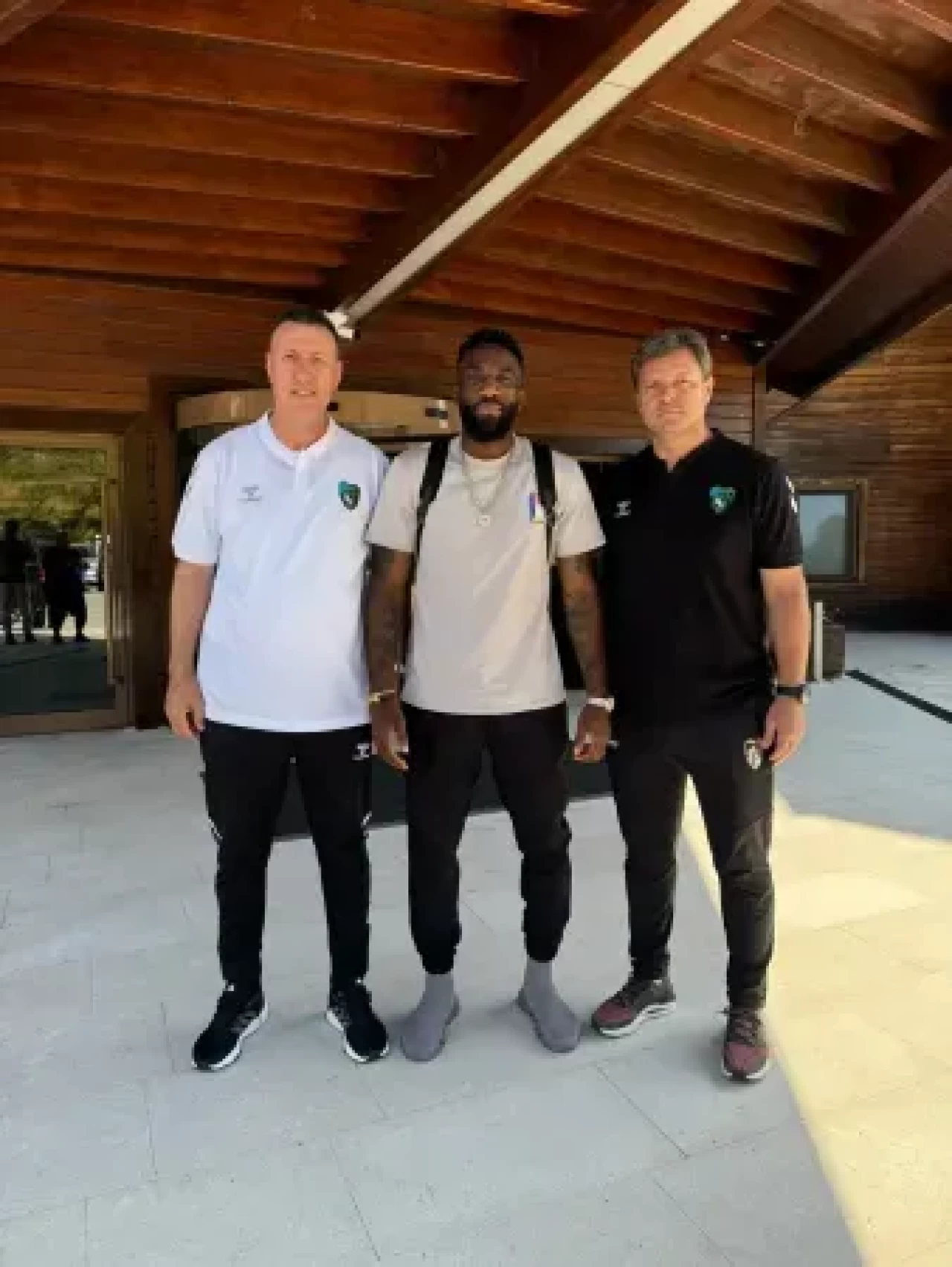 Kocaelispor, Transferde İlk İmzasını Attı: Aaron Appindangoye Kamp Kadrosunda!