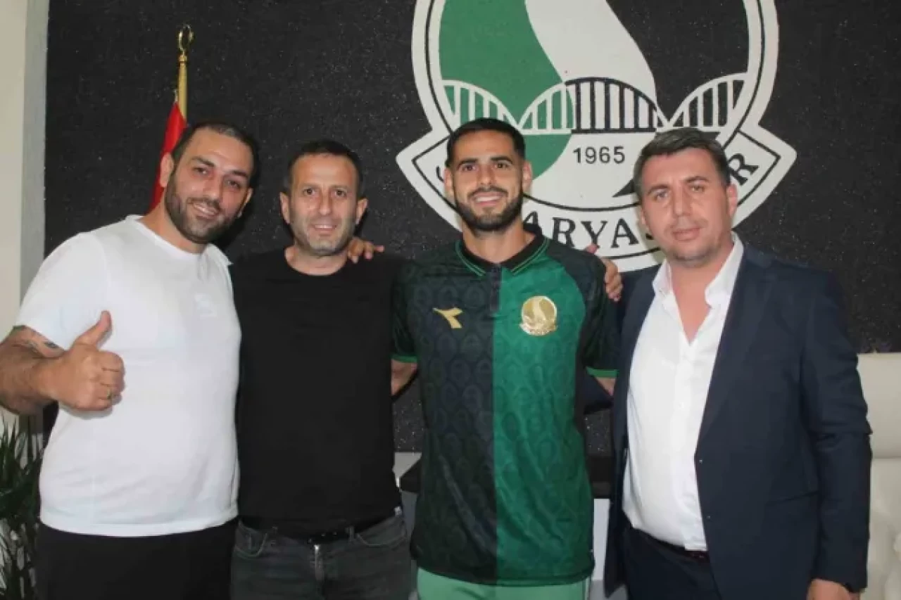 Sakaryaspor O Futbolcuyu Kadrosuna Kattı