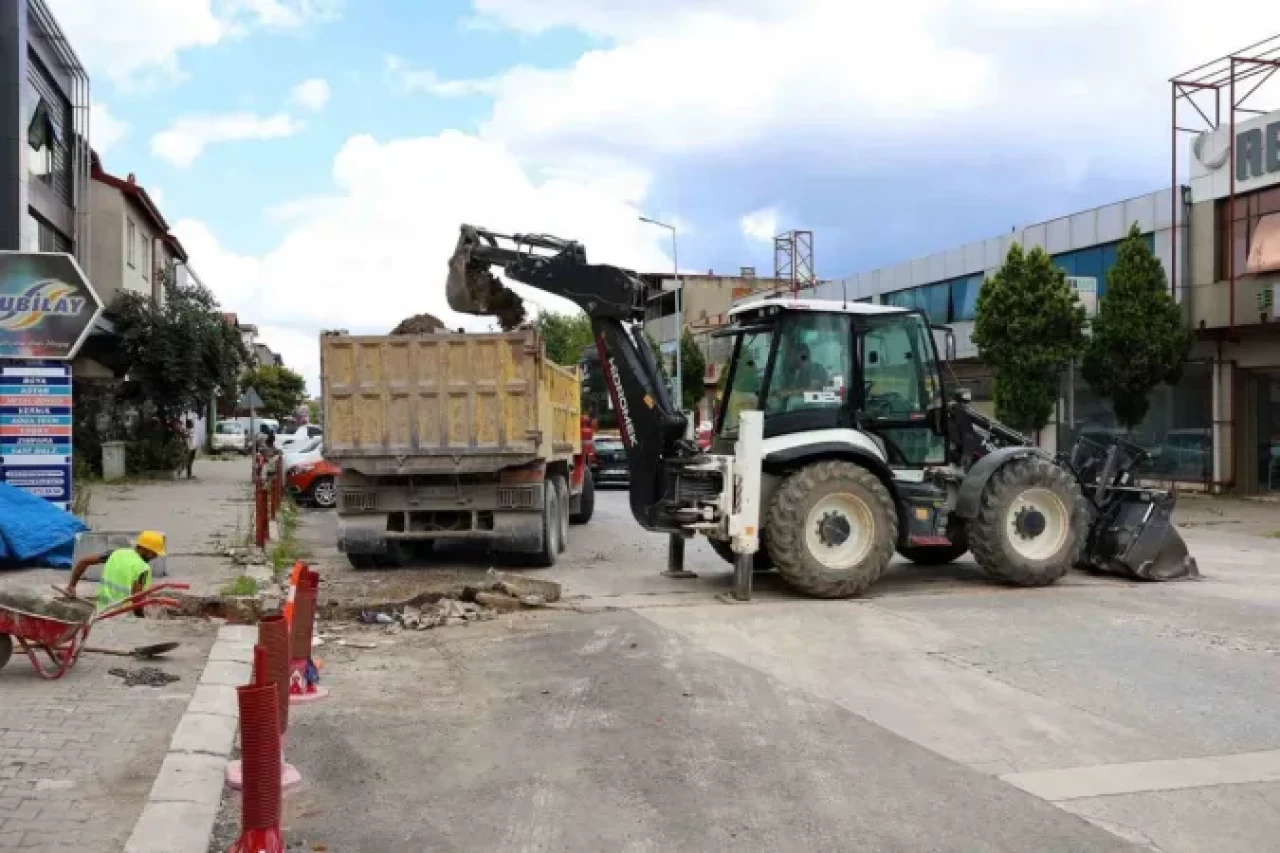 Sakarya Büyükşehir O Caddeyi Baştan Aşağı Yeniliyor