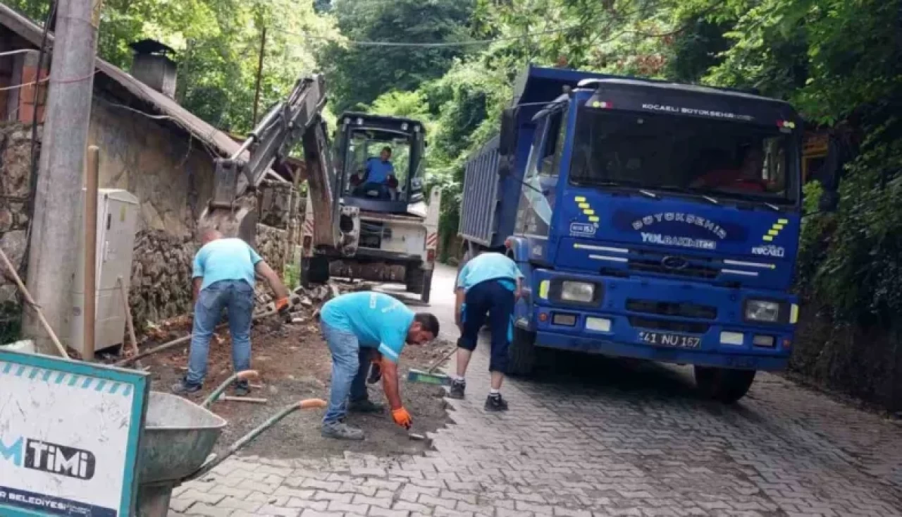 Kocaeli’de Yollar Estetik Görünüm Kazanıyor