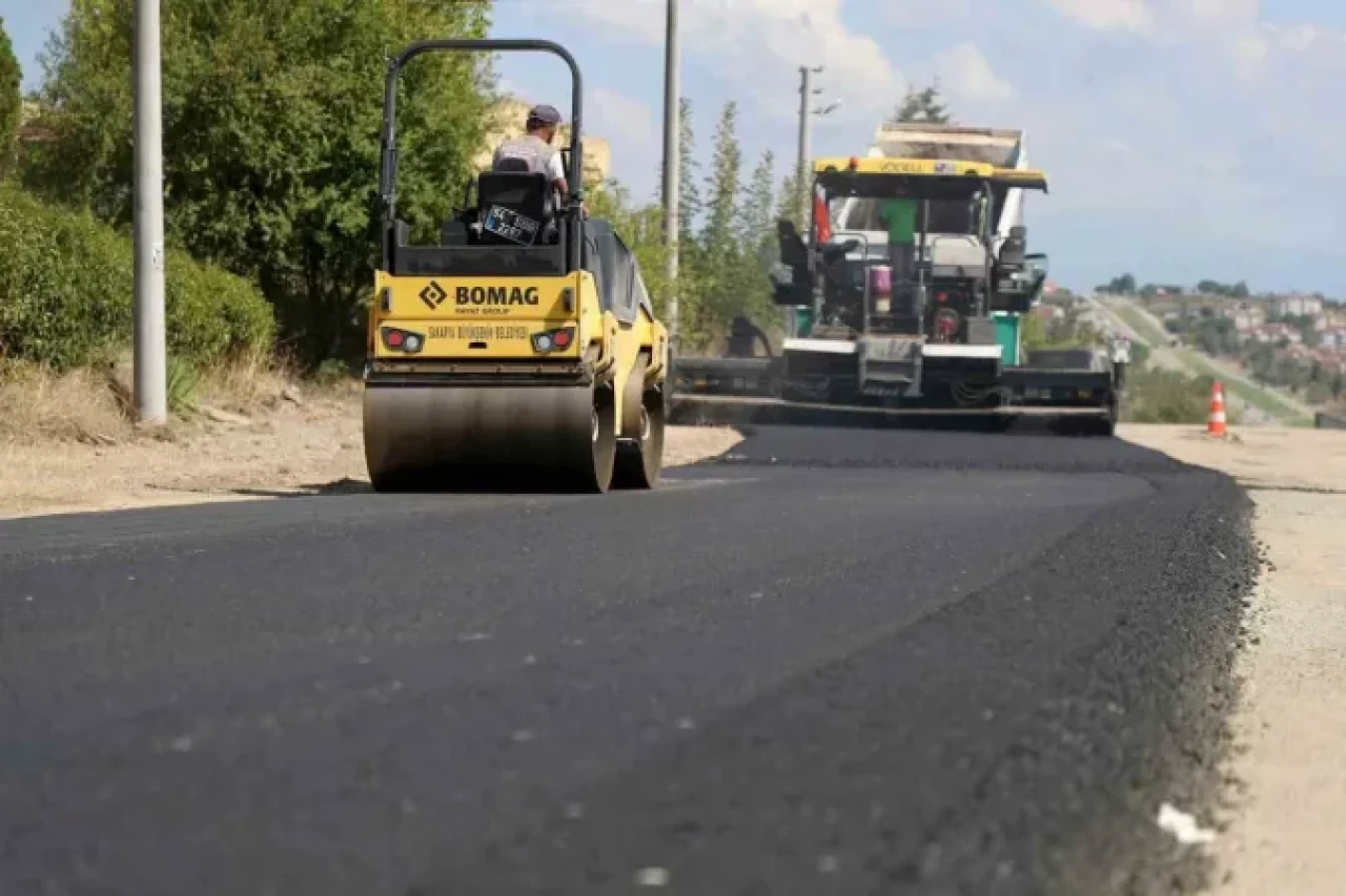 Sakarya'da Büyükşehir Caddeleri Yeni Yüzüne Kavuşturuyor