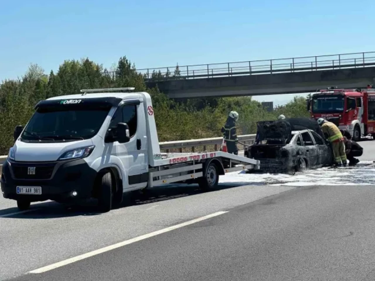 Düzce'de Otomobil Alev Alev Yandı