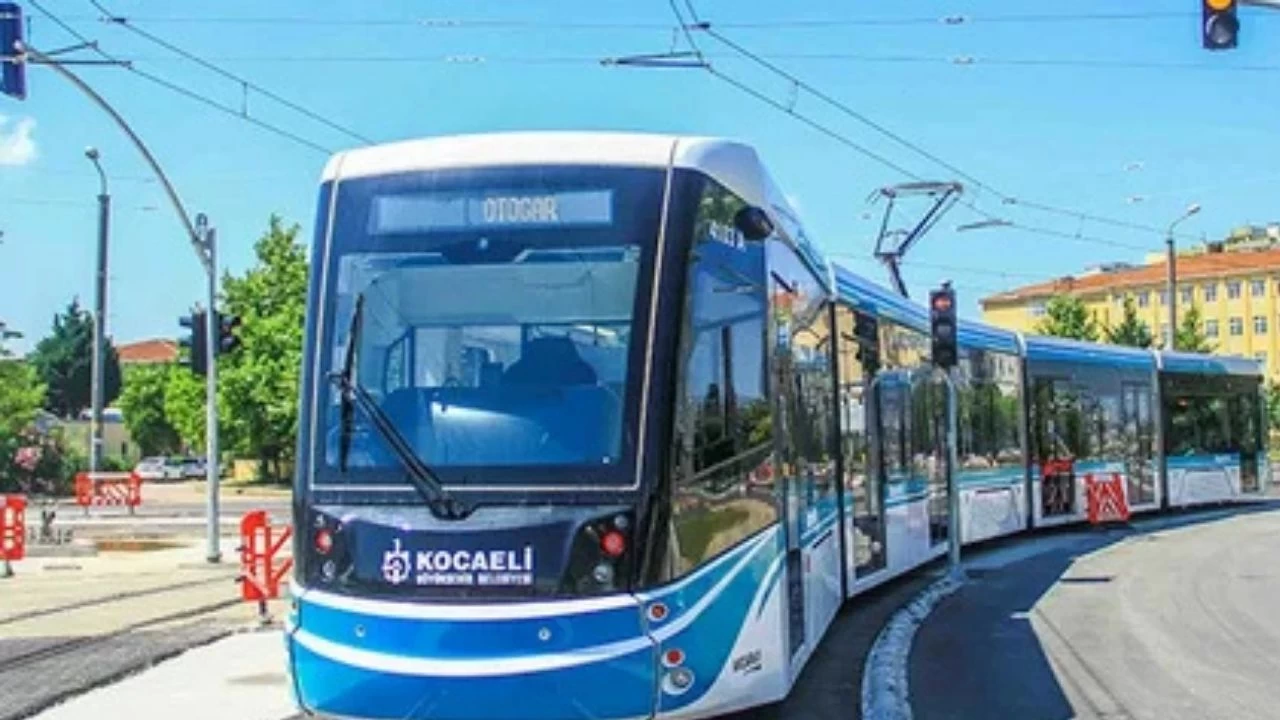 Kocaeli'de Aktarmasız Tramvay Seferleri Başlıyor! Kuruçeşme-Şehir Hastanesi Hattı Açıldı