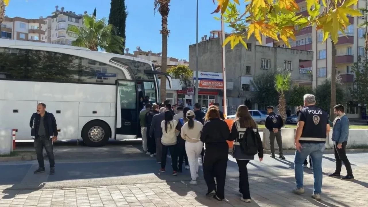 Kocaeli Merkezli Dolandırıcılık Operasyonunda 14 Gözaltı