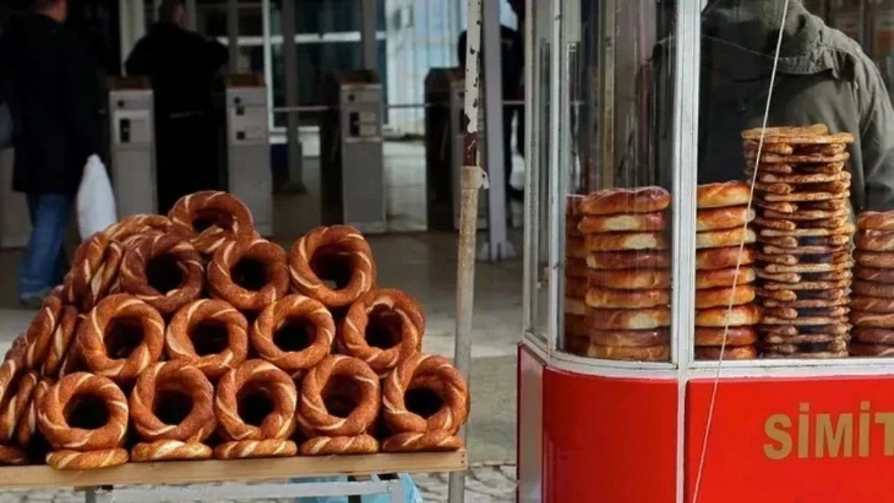 Kocaaeli İzmit'te Simit Tezgahı Kiraları El Yakıyor! Küçük Esnaf Yüksek Fiyatlardan Dertli