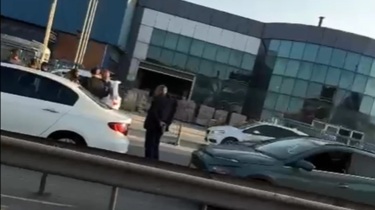 Kocaeli İzmit’te Kaza! Otomobil Motora Çarptı, 1 Yaralı