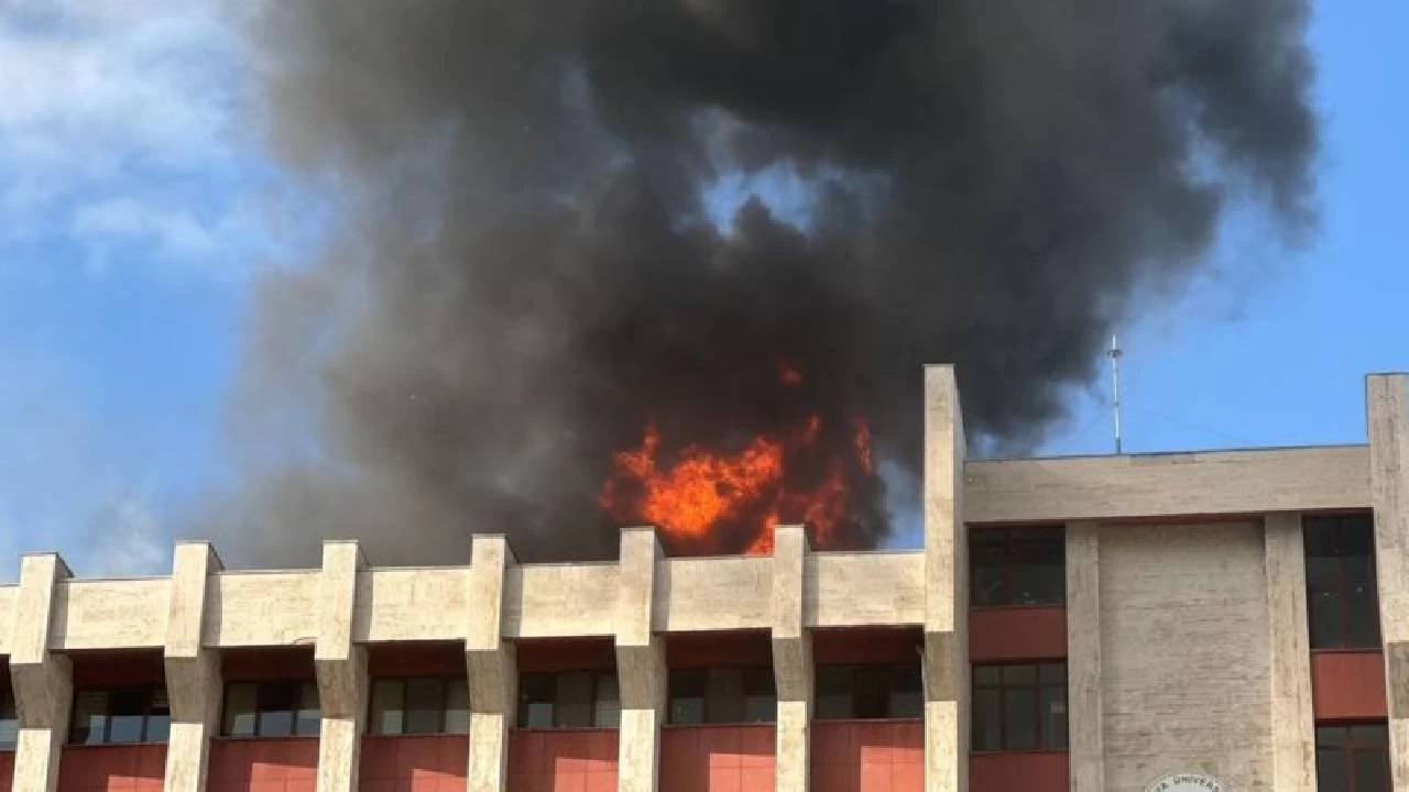 Kocaeli Üniversitesi Hastanesi Yangın Paniği! Hastane İçini Yoğun Duman Kapladı