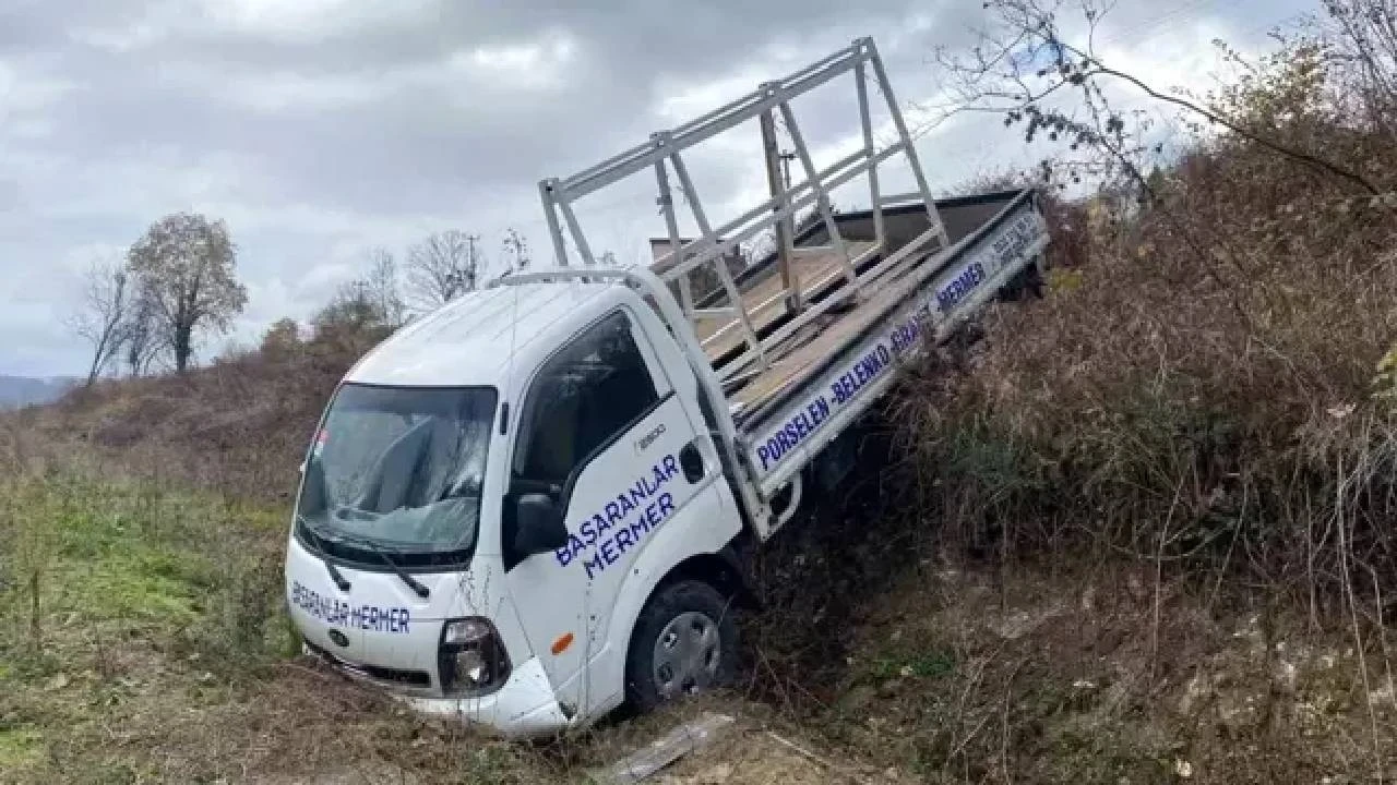 Kocaeli Başiskele’de Kamyonet Kazası! Sürücü Ağır Yaralandı