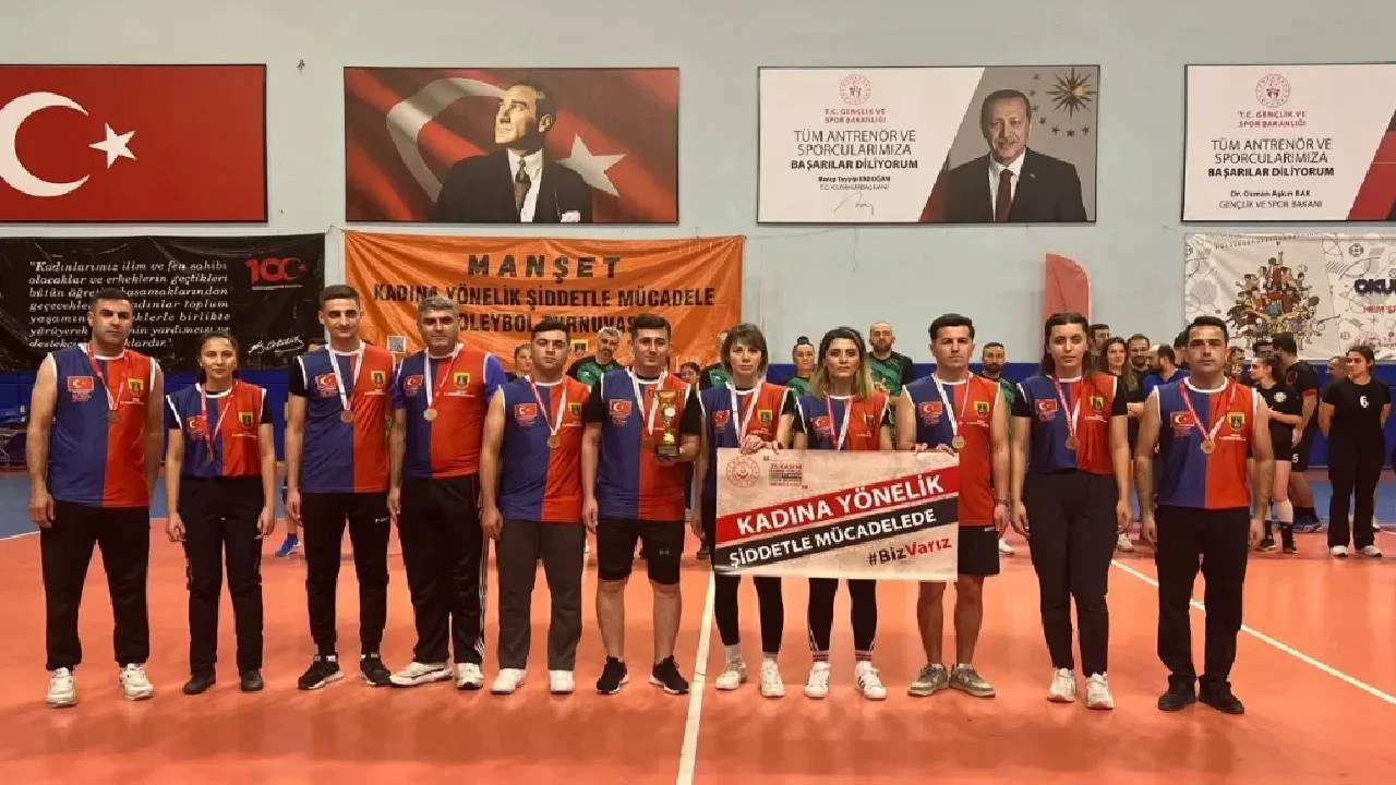 Takdir Edilesi Turnuva! Kocaeli’de Kadına Şiddet İçin Voleybol Turnuvası Düzenlendi