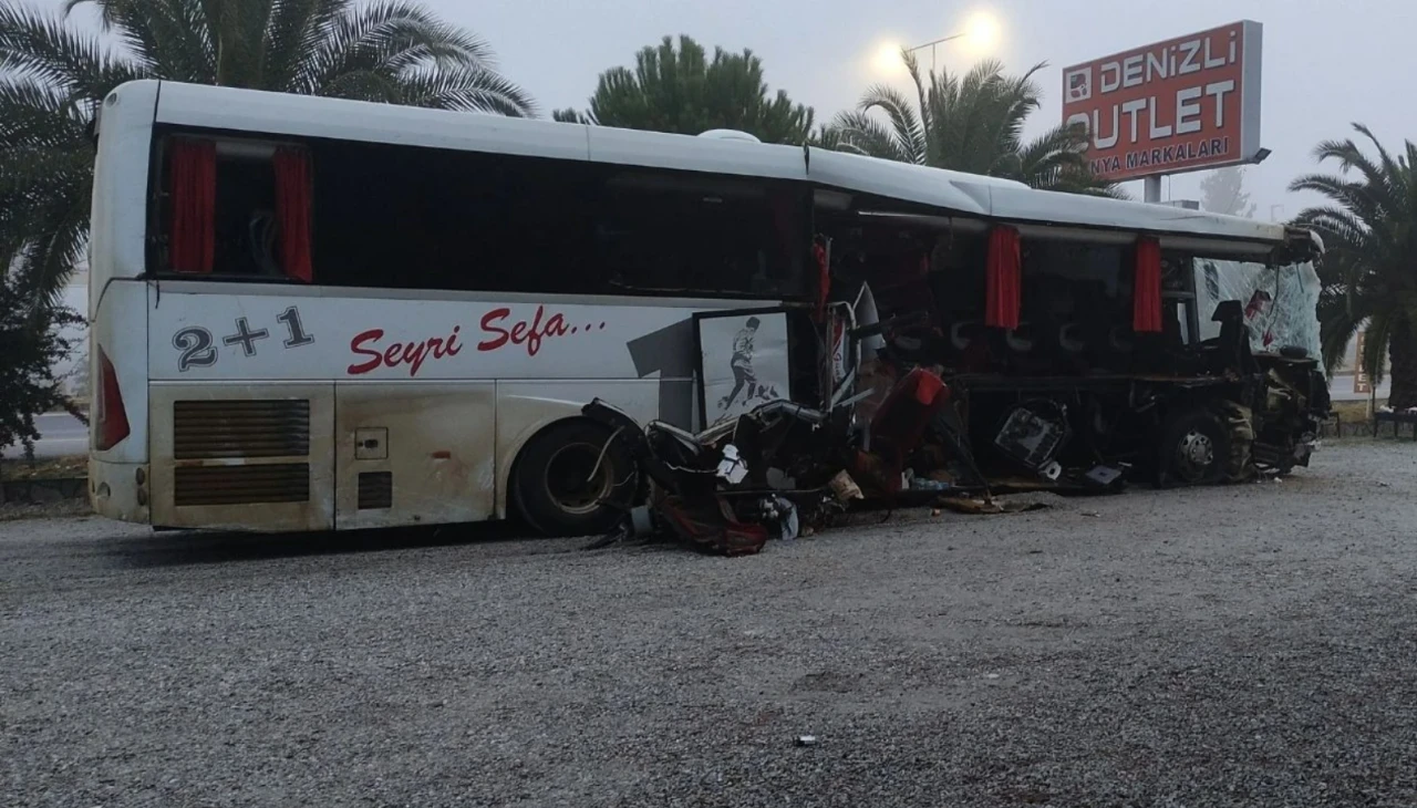 Denizli Sarayköy'de Feci Kaza! 1 Ölü, 20 Yaralı