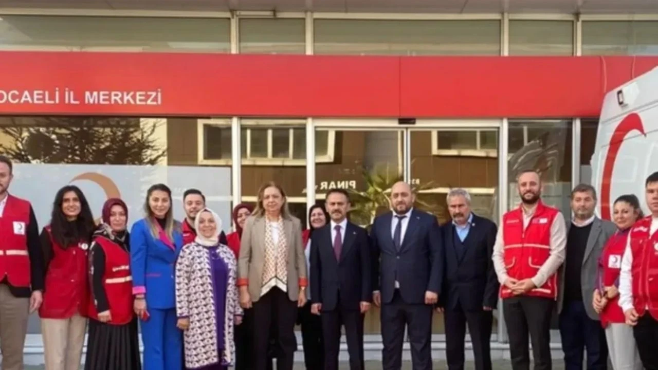 Vali İlhami Aktaş’tan Türk Kızılay Şubesi’ne Ziyaret!