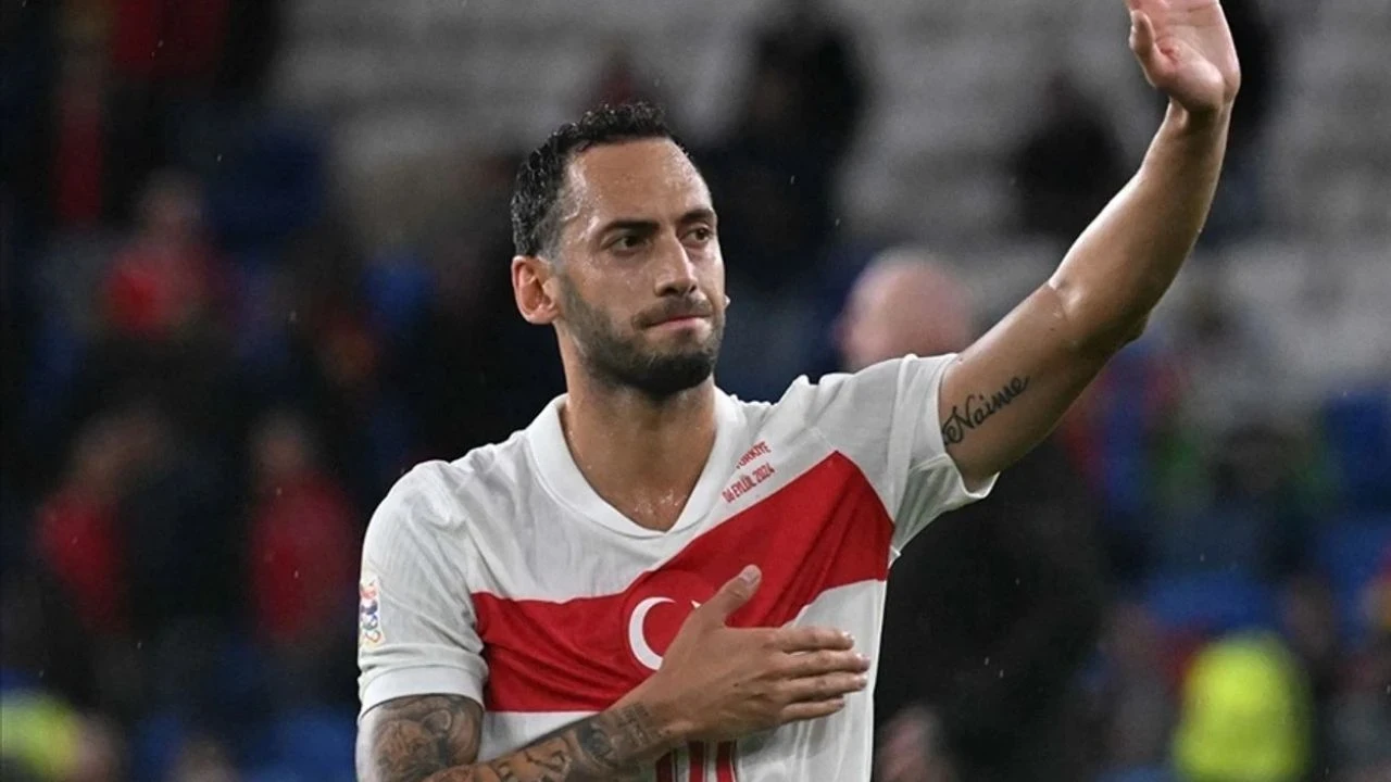 Hakan Çalhanoğlu Kimdir? Futbol Kariyeri, Başarıları ve Özel Hayatı