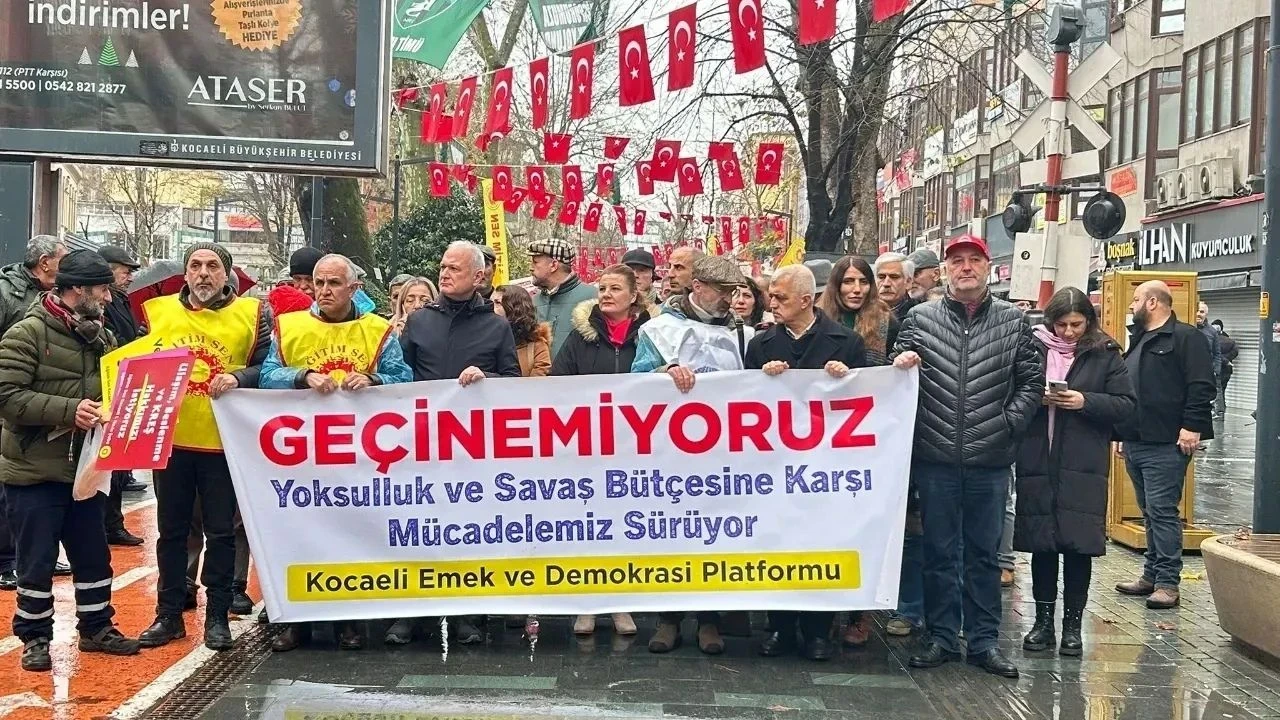 İzmit’te “Geçinemiyoruz” mitingi düzenlendi