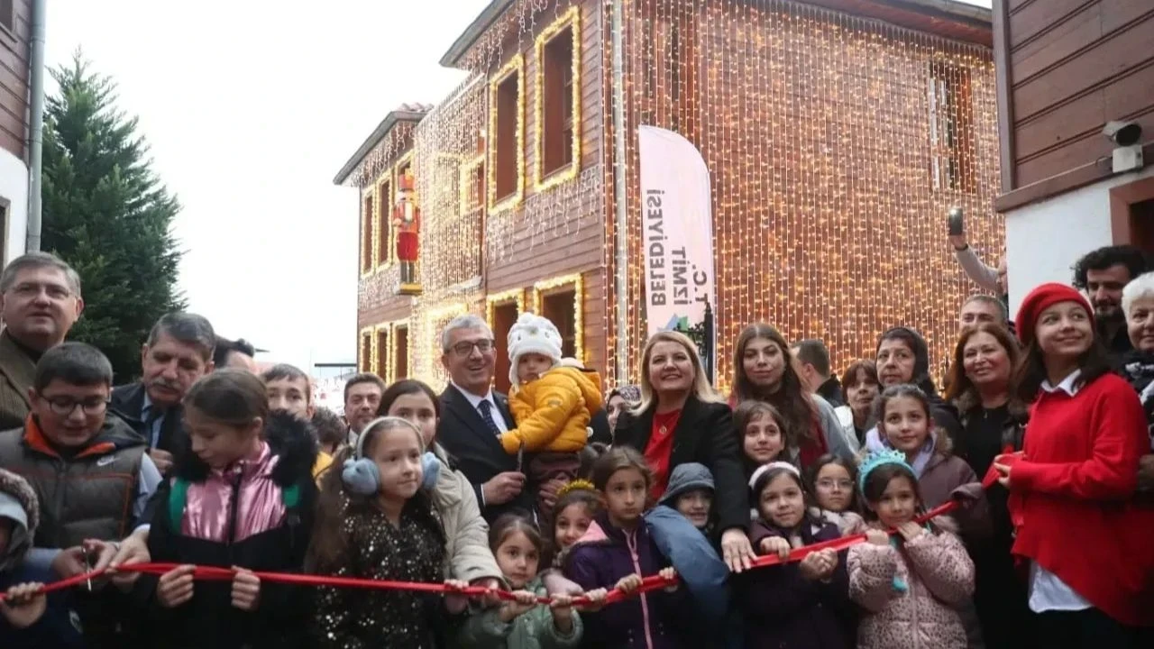 İzmit Belediyesi Oyuncak Müzesi’ne büyük ilgi: Her yaştan ziyaretçi ağırlıyor