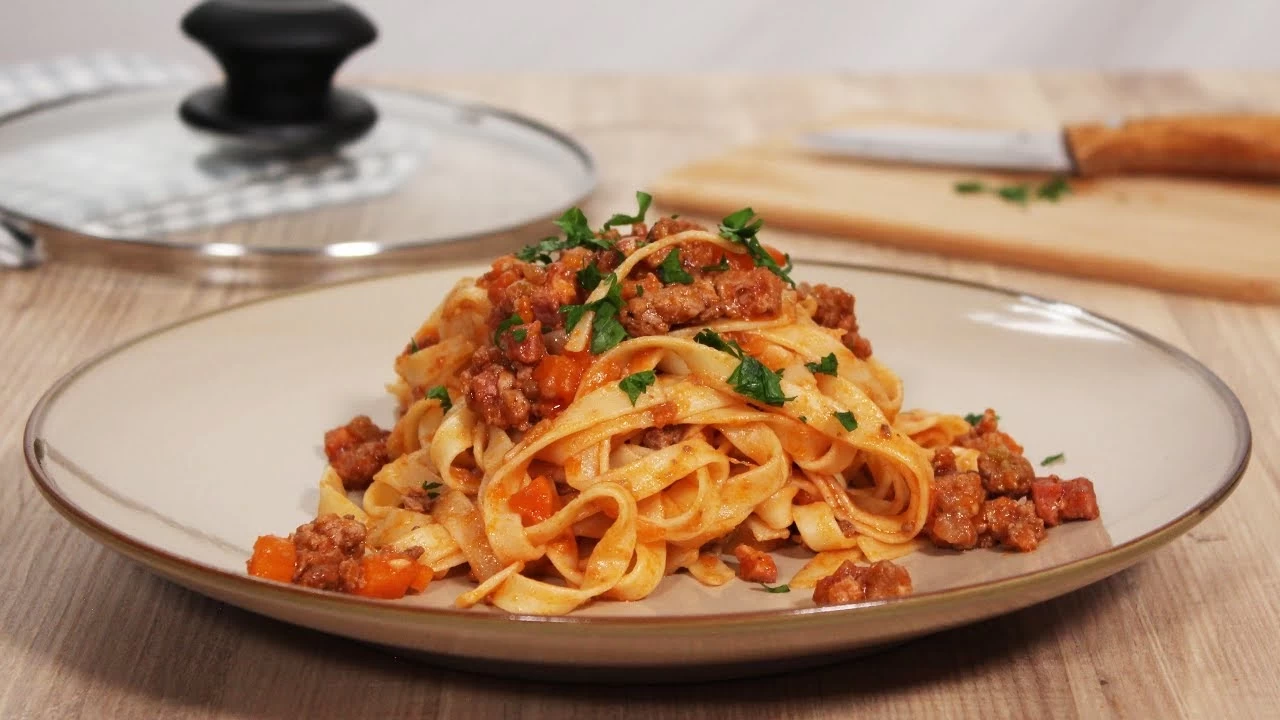 MasterChef'te İtalyan Lezzeti! Tagliatelle Alla Bolognese Tarifiyle Mutfaklar Şenleniyor