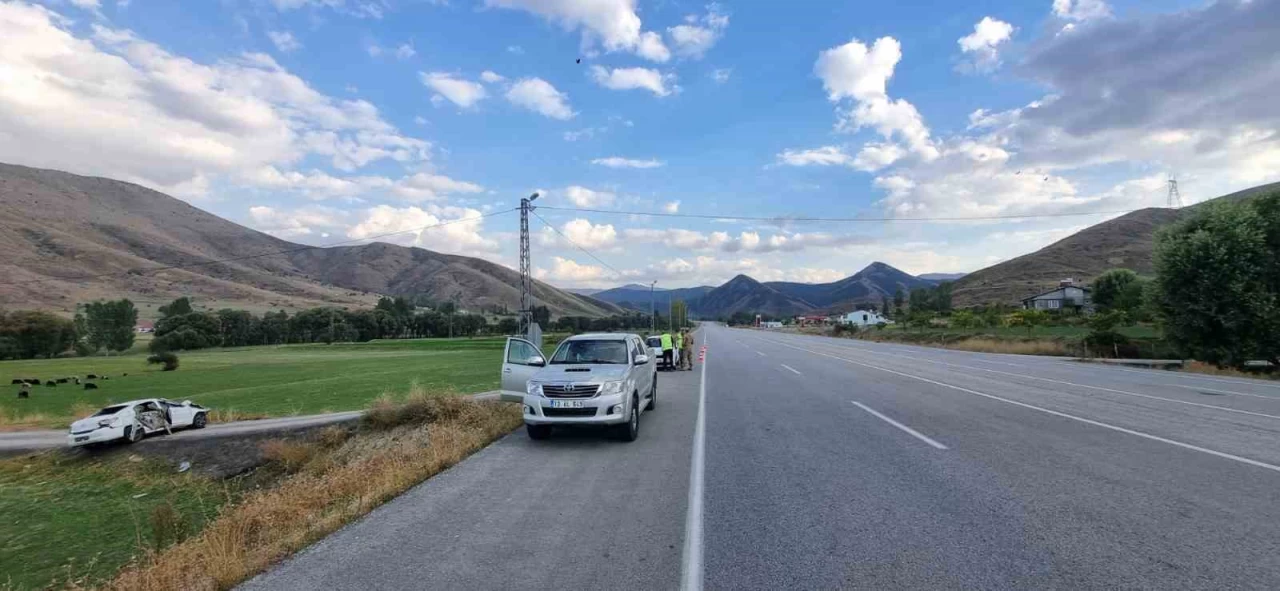 Bitlis'te Meydana Gelen Trafik Kazasında Otomobilin Takla Atması Sonucu 5 Kişi Yaralandı