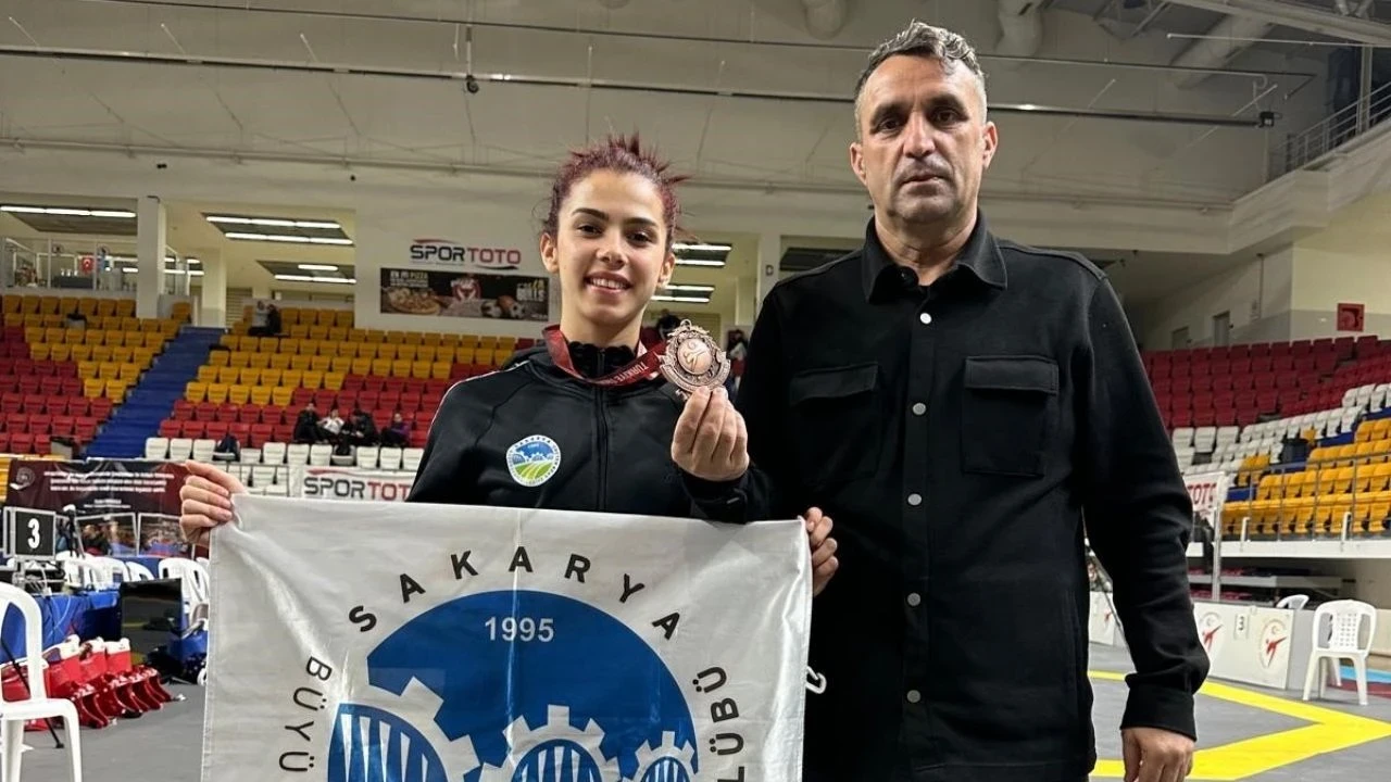 Sakarya'da büyükşehirli sporcu taekwondo branşında milli takıma seçildi