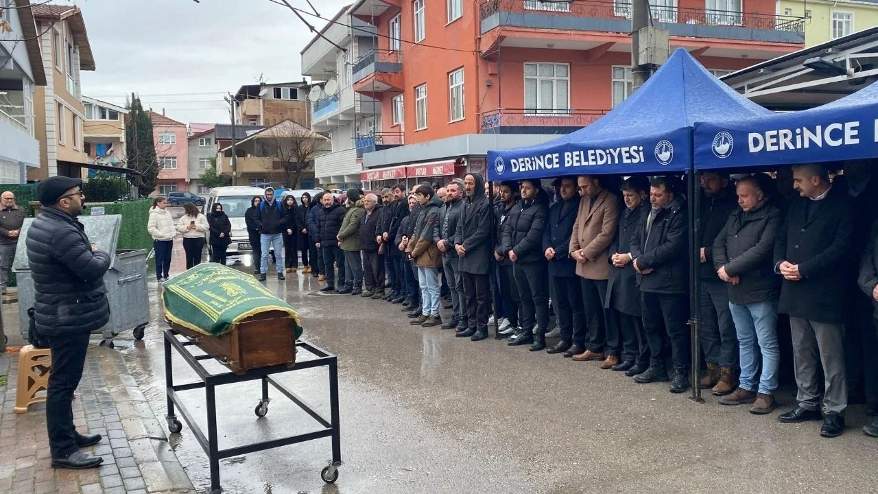 Çanakkale'de yaşanan çaya uçan araçta hayatını kaybeden genç Kocaeli'nde toprağa verildi