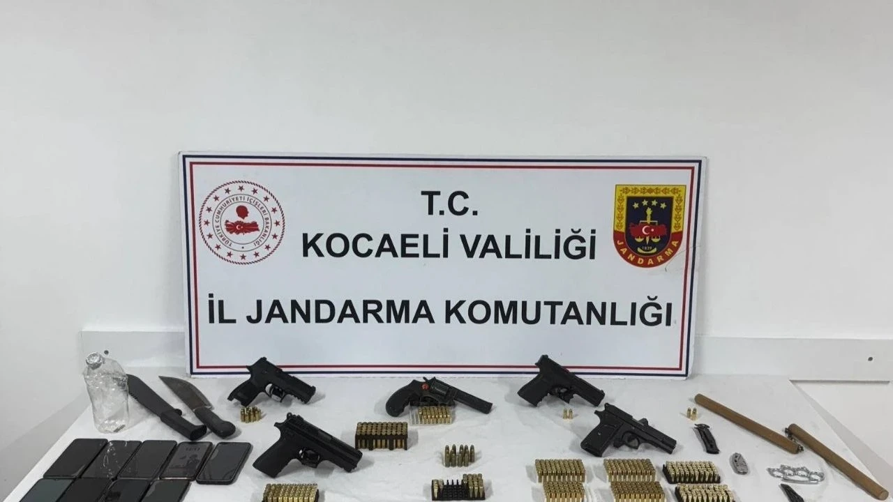 Kocaeli Merkezli 3 ilde silah kaçakçıları için operasyon düzenlendi