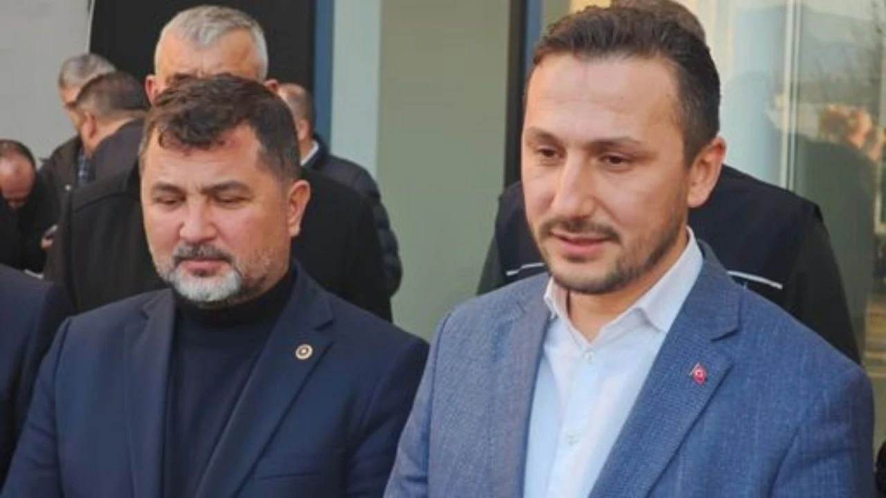 Ak Parti İl Başkanı Hasan Şengüloğlu yeniden başkan seçildi