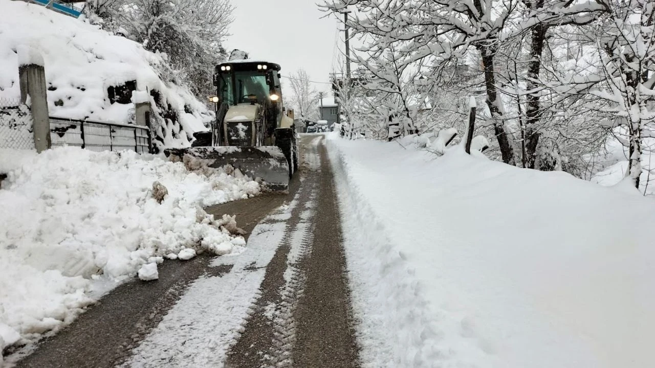 Düzce'de kar esareti: 5 köy yolu hâlâ kapalı