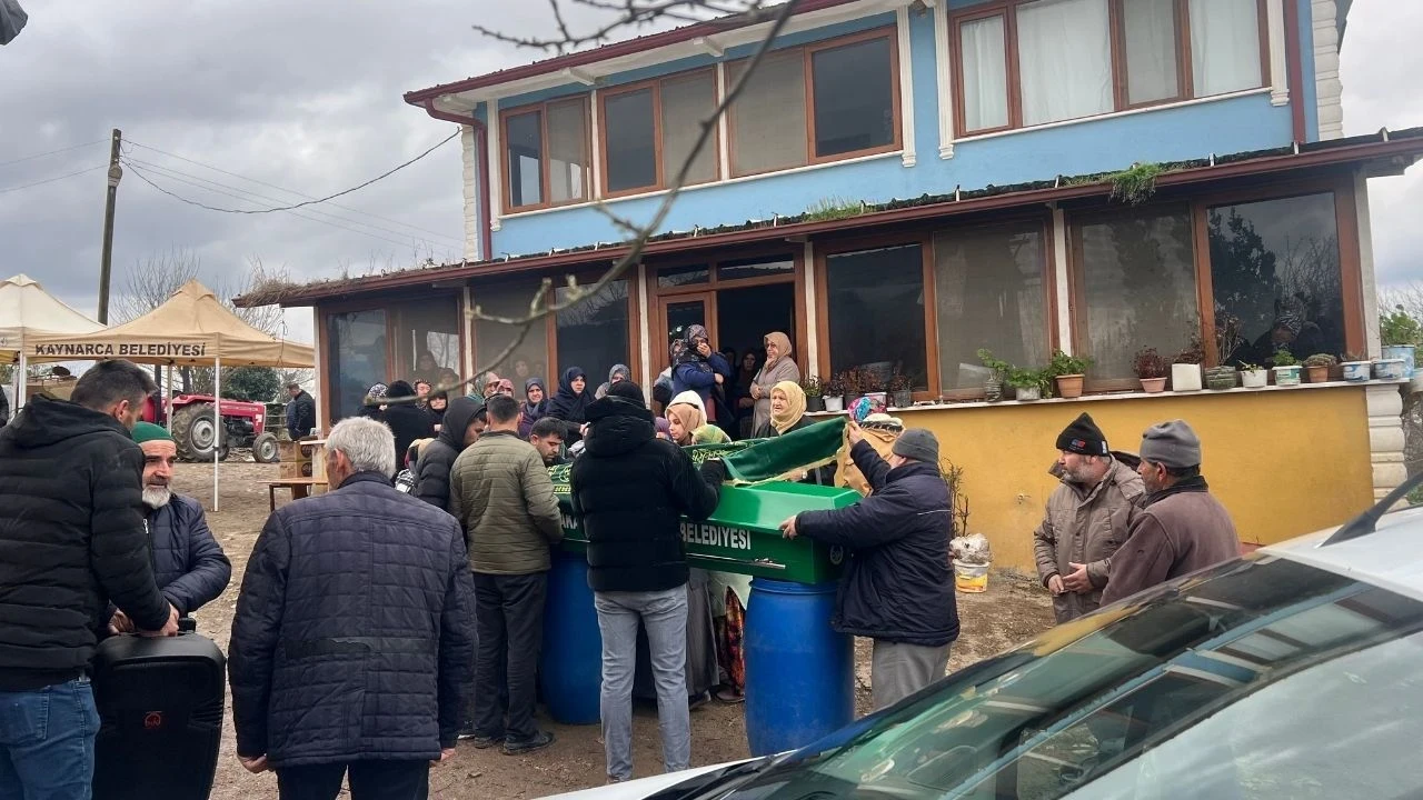 Sakarya'nın Kaynarca ilçesinde bir genç av silahı ile annesini öldürdü: Olayın nedeni evlilik ve işsizlik kavgası