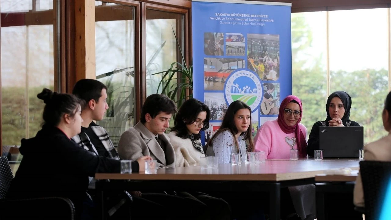 Sakarya Büyükşehir Belediyesi tarafından "yaşayarak öğrenme macera parkı" oturumu gerçekleşti