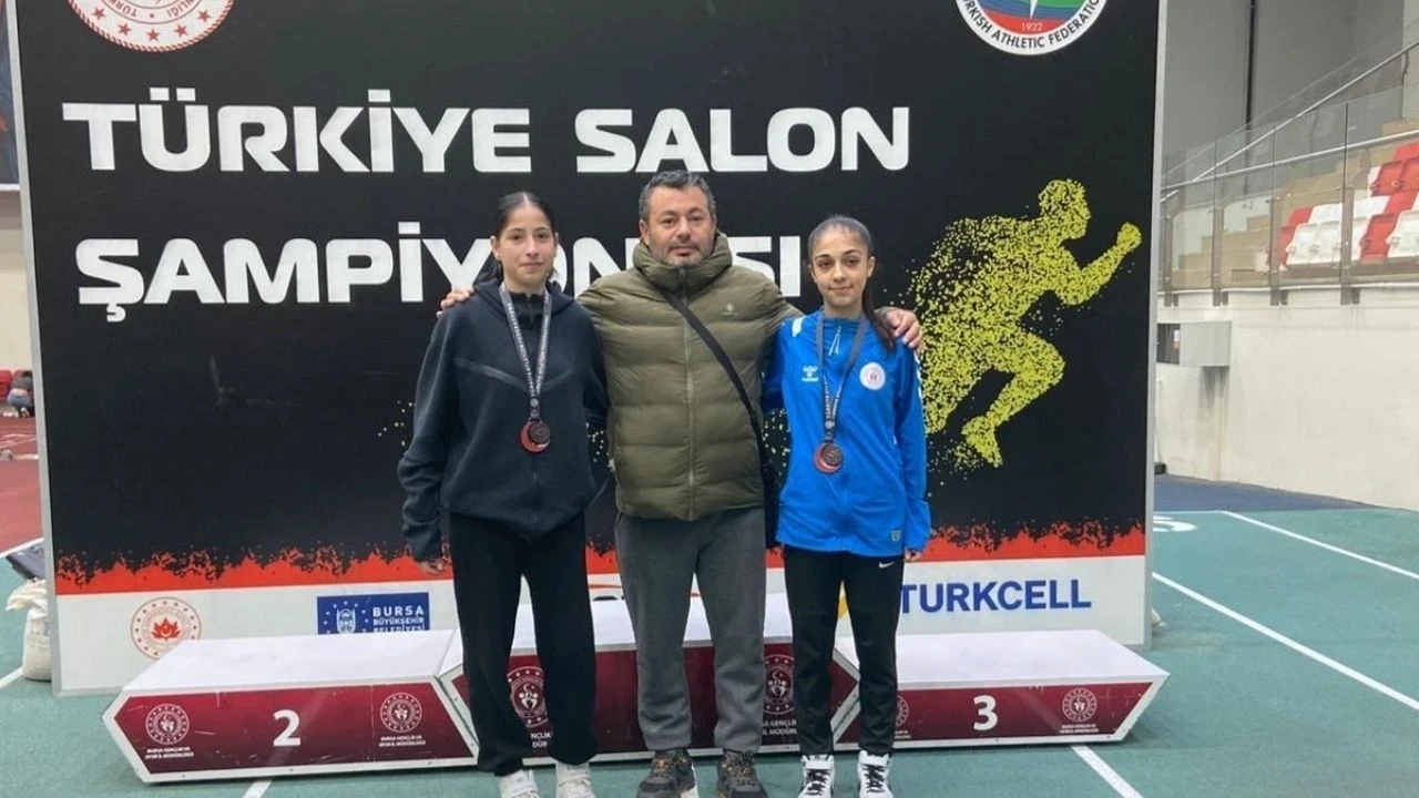 Kocaelili atletizm sporcuları Bursa'dan madalya alarak geri döndü