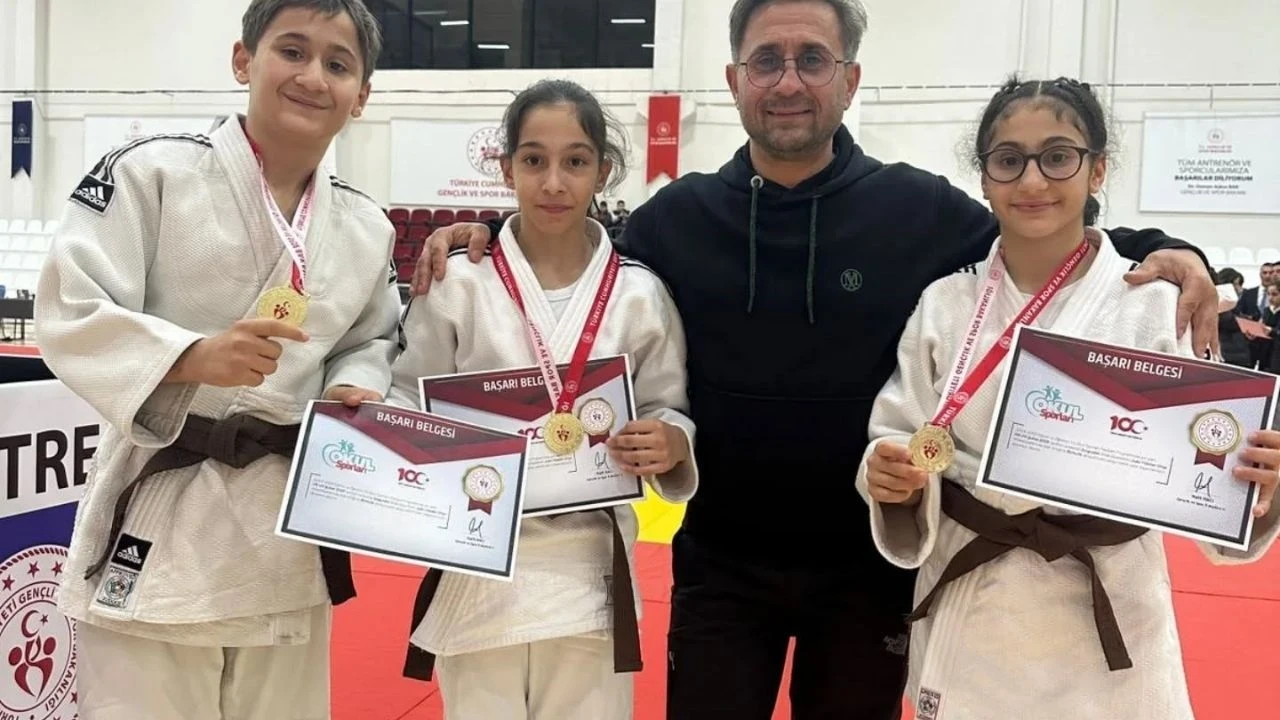 Düzce’de okul sporları judo yıldızlar grup müsabakalarında 6 madalya kazandı