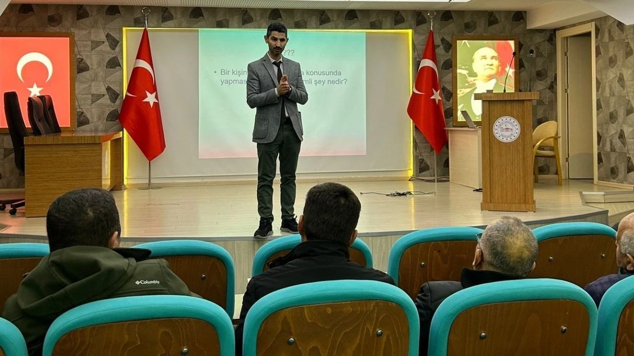 Düzce Valiliği personeline tütün bağımlılığı semineri verildi