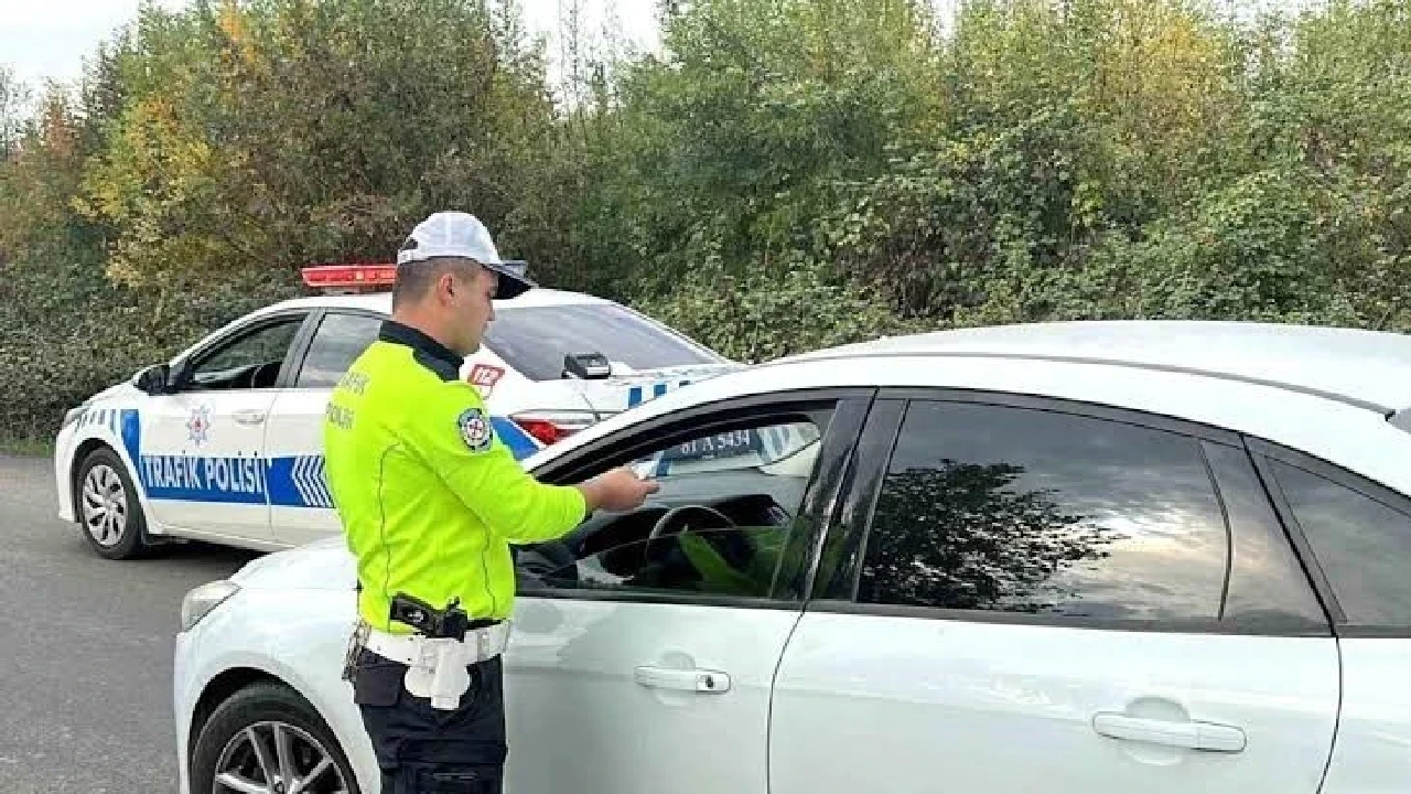 Düzce'de kapsamlı trafik denetimi yapıldı: 9 bin araç kontrol edildi, 86 araç men edildi