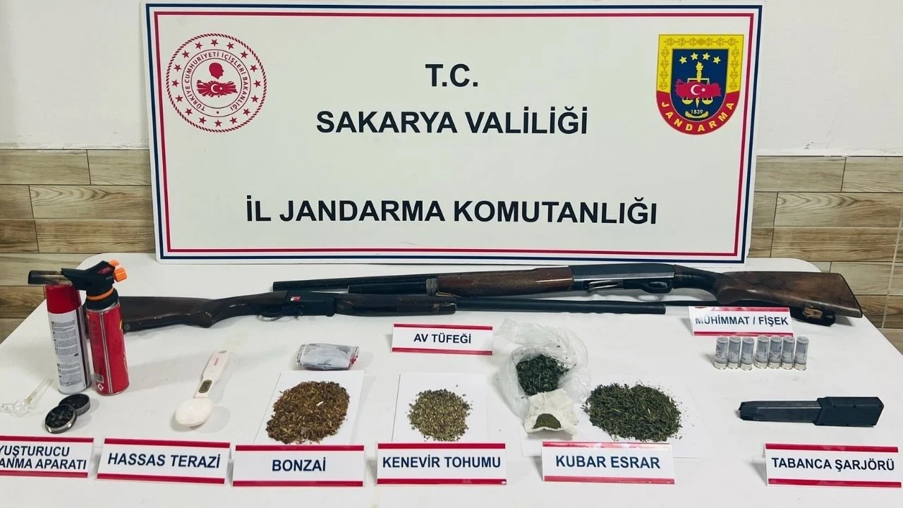 Sakarya'da jandarmadan uyuşturucu operasyonu: 2 tutuklama