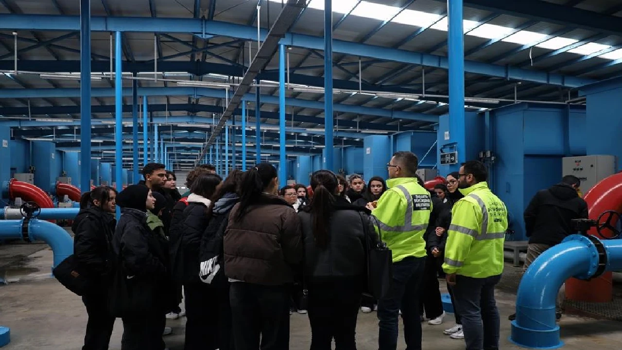 Sakarya Büyükşehir Belediyesi'nden sınav stresi yaşayan gençlere örnek etkinlik