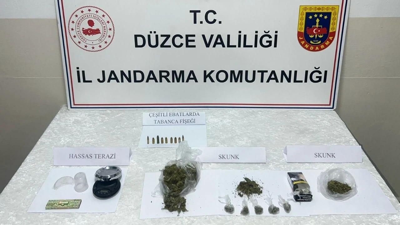 Düzce'de farklı kimlik ile ev kiralayıp yasaklı madde satışı yapıldı