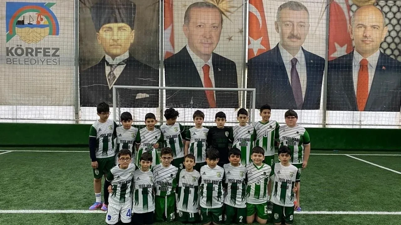 Körfez'de okullar arası futbol turnuvası heyecanı başladı