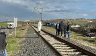 Rayların Üstünde Korkunç Ölüm! Tren Yayaya Çarptı