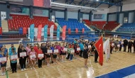 Düzce'de badminton heyecanı başladı: Organizasyon sporcuların gelişimine katkı sunuyor