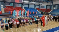 Düzce'de badminton heyecanı başladı: Organizasyon sporcuların gelişimine katkı sunuyor