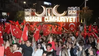 Kocaeli İzmit Belediyesi'nden Cumhuriyet Bayramı’nın 101. Yılına Özel Coşkulu Kutlamalar