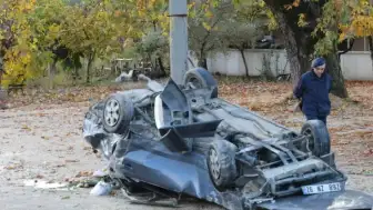 Muğla Menteşe’de Trafik Kazası! Otomobil Kağıt Gibi Ezildi, 3 Yaralı